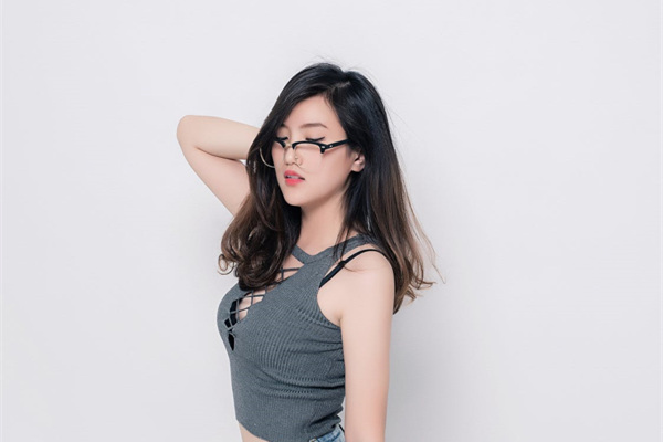 主动找女生聊天第一句说啥好？女生100%会回复的聊天技巧！