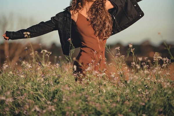 女生说“睡不着”怎么回复？教你几种把她撩到湿的回复