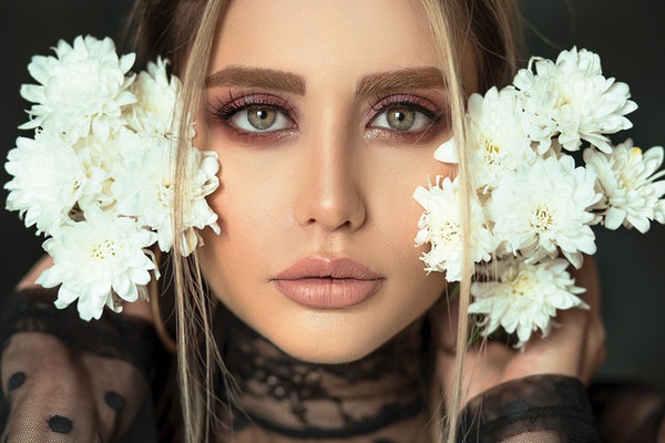 找妹子聊天聊些什么好？学会这几招漂亮妹妹主动找你聊！