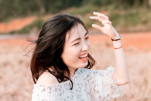 不发朋友圈的女生该怎么和她聊？学会这些技巧，轻松帮你渡难关！