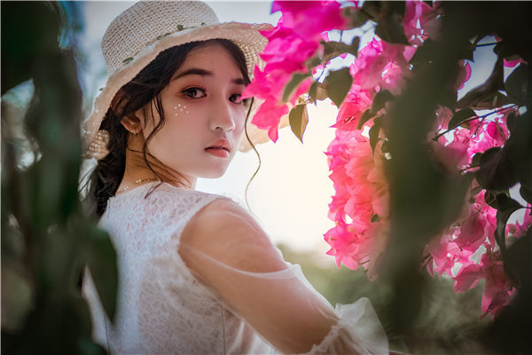 如何追求比自己年龄大的女生？追女孩的300个方法，让年龄不再是借口