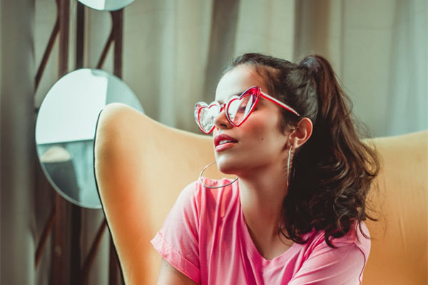 和女生相亲后如何进一步聊天？3个聊天技巧增加相亲成功率！