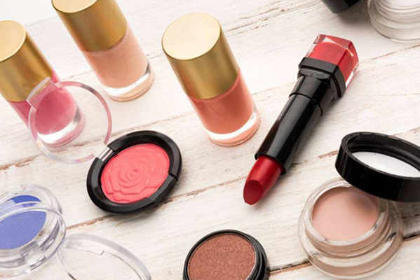 妇女节送女朋友什么礼物最好？送什么礼物既有创意又显诚意？